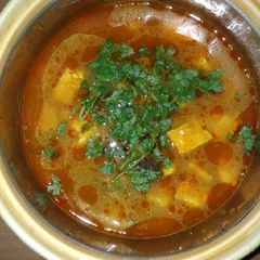 A picture of Matar Paneer.