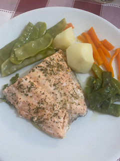 Una foto de Filetes de salmón al varoma (Thermomix)