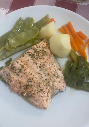 Una foto de Filetes de salmón al varoma (Thermomix)