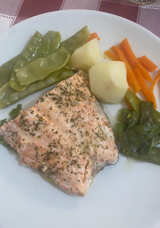 Una foto de Filetes de salmón al varoma (Thermomix)
