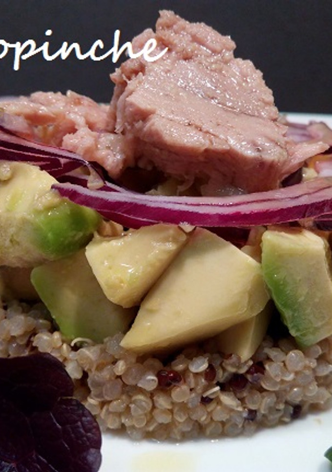 Una foto de Ensalada de Quinoa con Aguacate