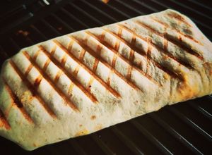 Une photo de Tacos tenders sauce fromagère maison 🤩😍