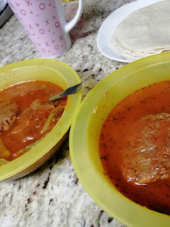 Una foto de Tortitas de camarón con nopales en caldillo 🦐✨