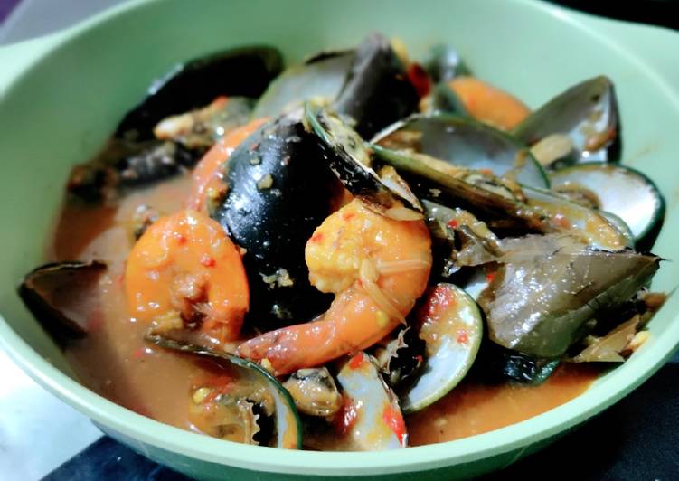 Kerang hijau saus padang pedes