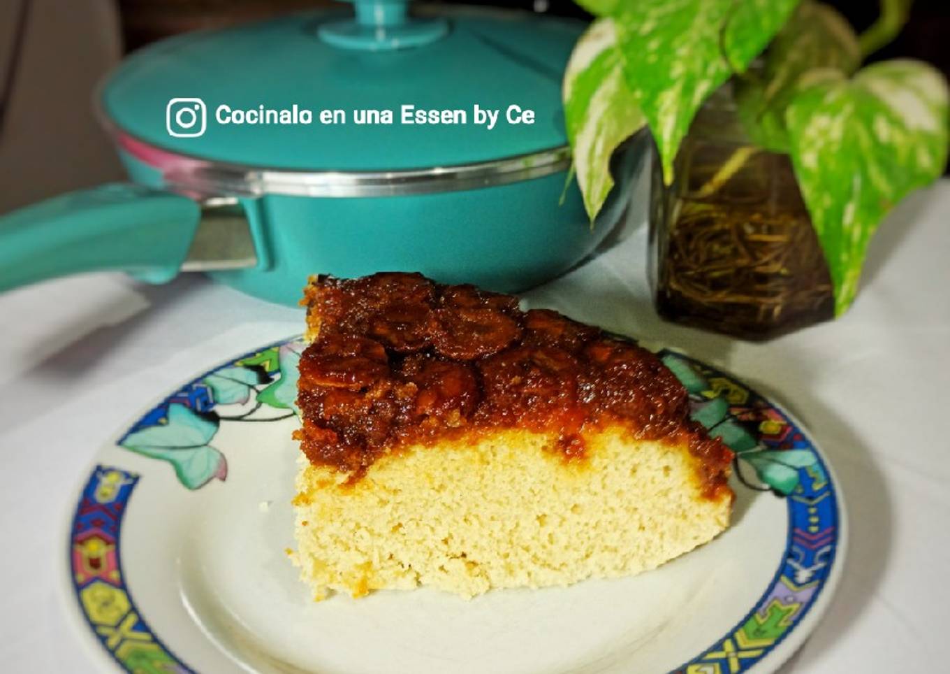 Torta de vainilla con bananas acarameladas 🍌 en Essen 😍
