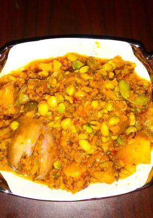 A picture of Winter special Surti Undhiyu.