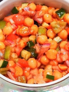 છોલે ચણા ચાટ (Chhole Chana Chaat Recipe In Gujarati) રેસીપી મુખ્ય ફોટો