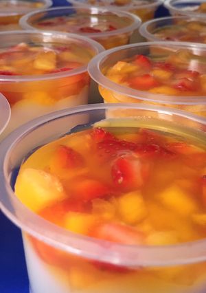 Foto resep Puding Susu Buah Cup Ide Jualn Takjil Ramadhan