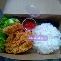 A picture of Ayam krispi bumbu instan ayam goreng.