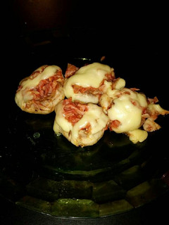 Una foto de Champiñones rellenos de jamón