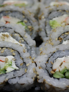 Una foto de California Roll Sushi | Fácil y paso a paso