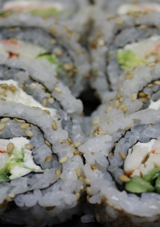 Una foto de California Roll Sushi | Fácil y paso a paso