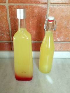 Una foto de Limoncello casero