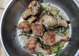 Gà xóc bơ tỏi