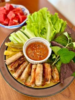 Hình của món Chả Ram Tôm Đất Cuốn Rau Sống.
