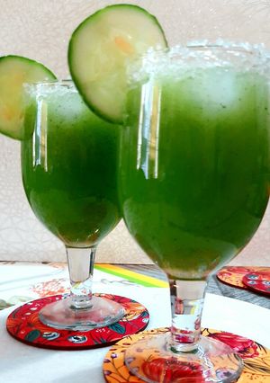 A picture of Cucumber mint cooler.