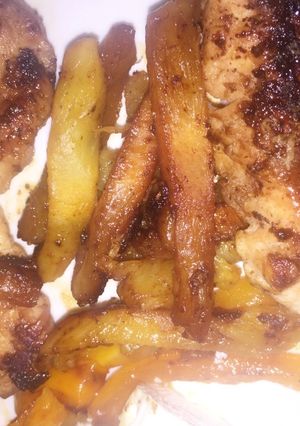 Una foto de Fajitas de Pollo con Tiras de Chile Morrón y Piña