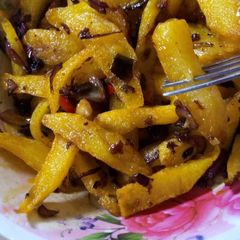 A picture of Crispy sauced chips😋.