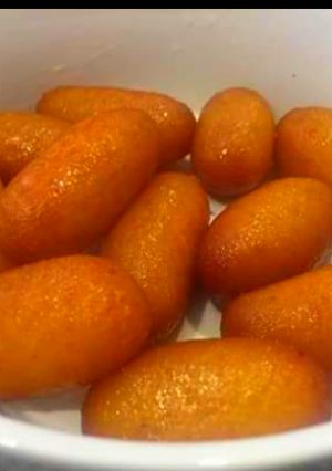 सूजी गुलाब जामुन (Suji ke gulab jamun recipe in Hindi) रेसिपी मुख्य फोटो
