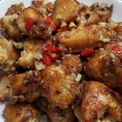 A picture of Chinese Style Garlic Buttered Chicken Wings 蒜蓉牛油雞翼.