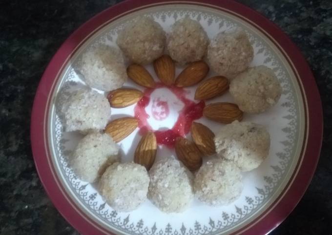 mini-nariyal-ke-ladoo-recipe-in-hindi