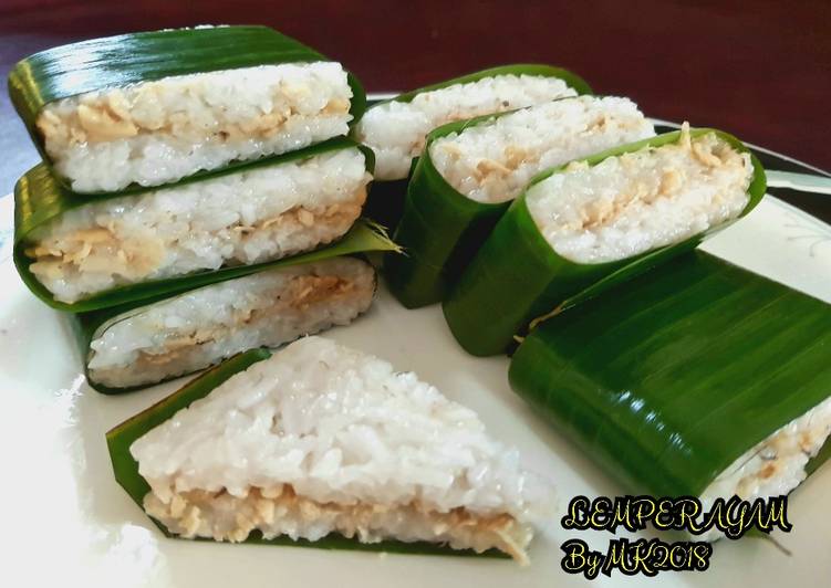 LEMPER AYAM (Indonesian traditional savory snacks)