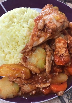 صورة لوصفة صدر دجاج مع خضار بصلصه البندورة