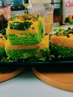 ढोकला (dhokla recipe in Hindi) रेसिपी मुख्य फोटो