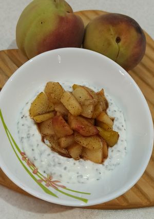 عکسی از دستور دسر رژیمی ماست و گلابی و هلو