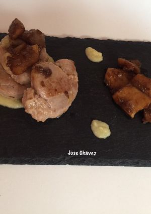 Foto principal de Medallones de Solomillo con cebolla y manzana caramelizadas