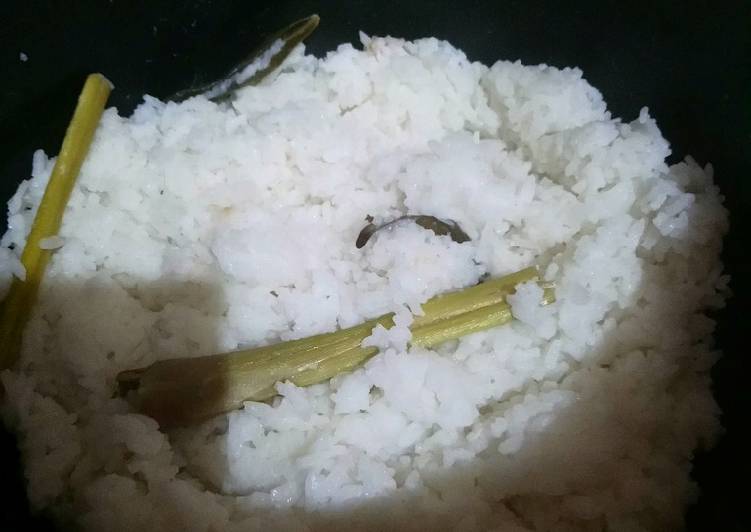 Cara Gampang Membuat Nasi Uduk/Nasi Lemak/Nasi Gurih Ricecooker yang Menggugah Selera