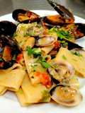 Calamarata con Cozze, Vongole Verace e Pomodorini Freschi