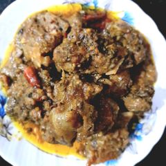A picture of Meat with dry whole spices.