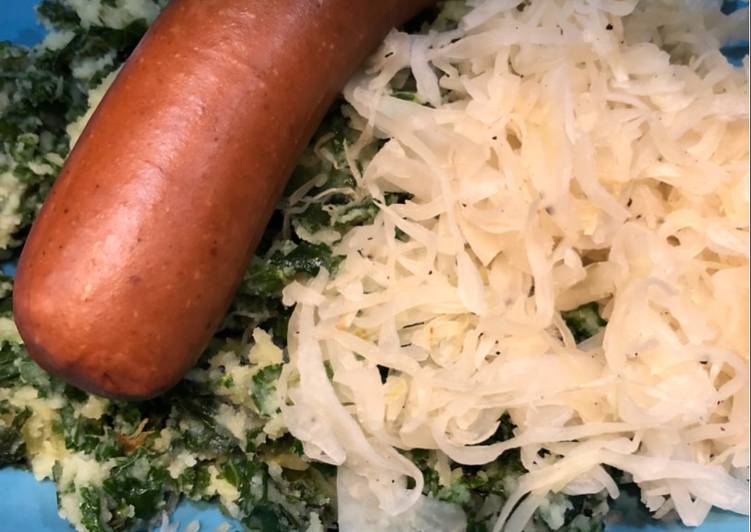 Stamppot con cavolo riccio e salsiccia vegetariana affumicata - in olandese Boerenkoolstamppot
