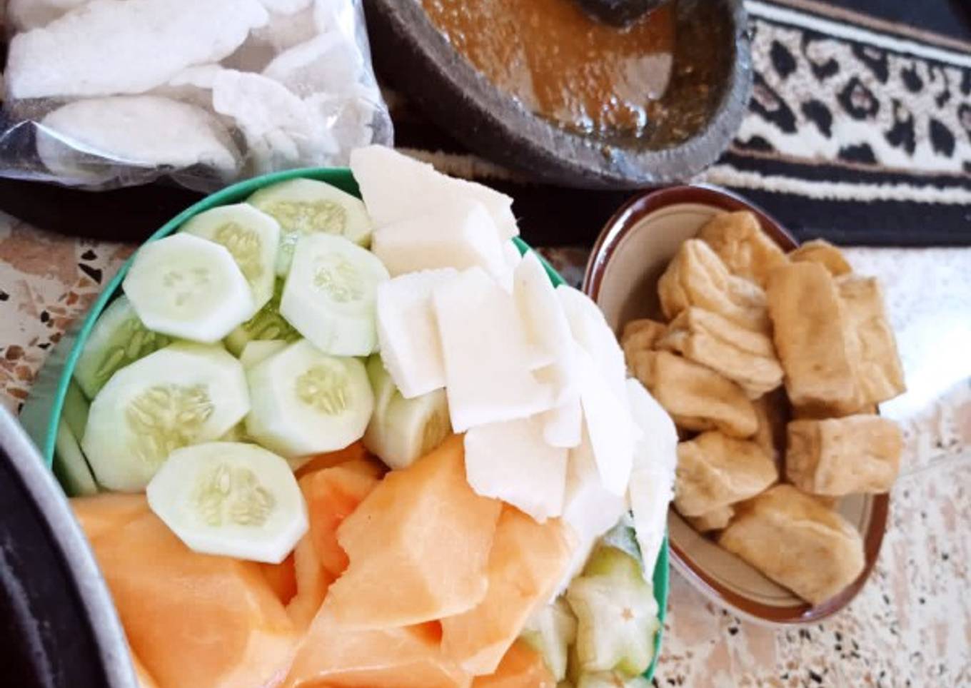 Rujak Buah dan tahu