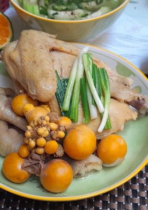 Hình của món Gà và trứng non hấp hành.