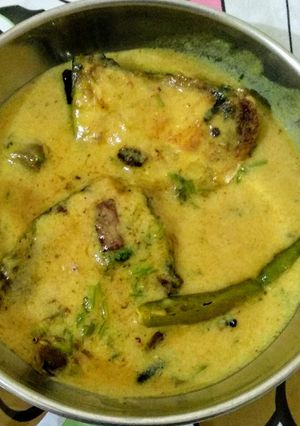 A picture of DOI mach(fish cooked in curd).