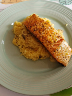 Una foto de Risotto con champiñones y ají amarillo (estilo a la huancaina)