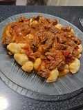 Ñoquis de papa con salsa de carne