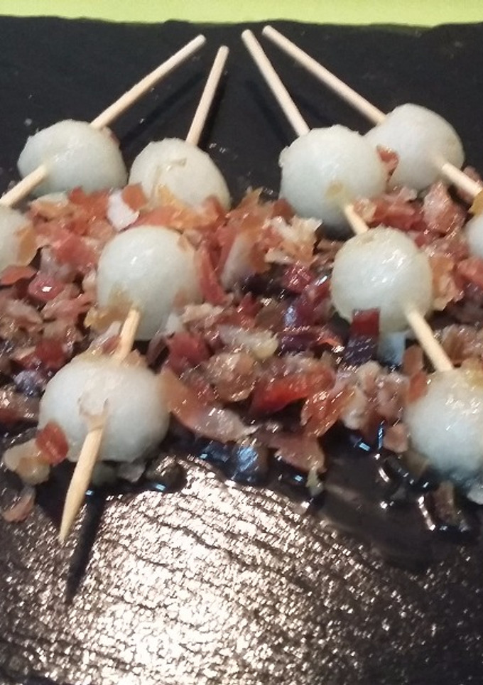 Una foto de Bolitas de melón con jamón