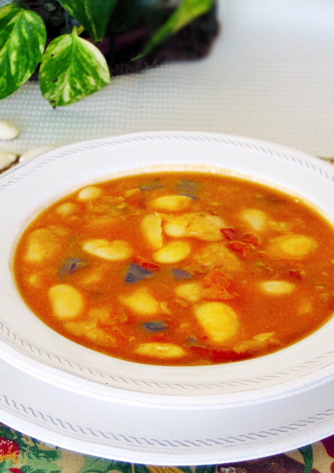 Una foto de Alubias con verduras