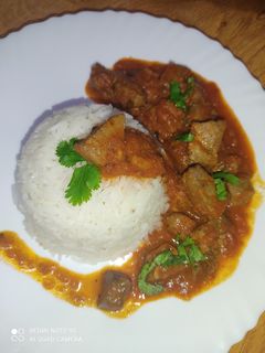 صورة لوصفة سمك التونة بصلصة الطماطم 🐟🍅