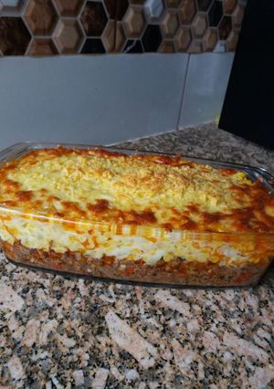 Una foto de Pastel de choclo y carne 🌽🍖