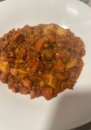 Una foto de Guiso de lentejas con Panchos