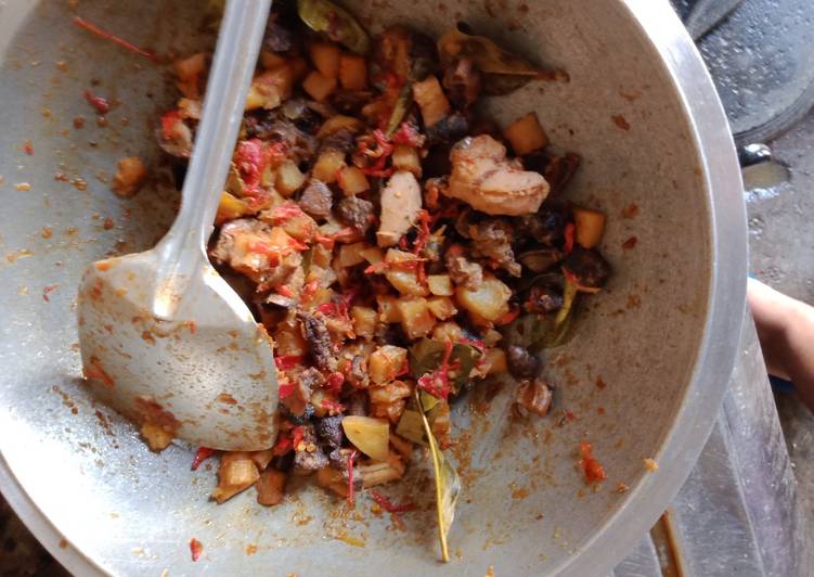 Sambal goreng kentang dan Hati ayam