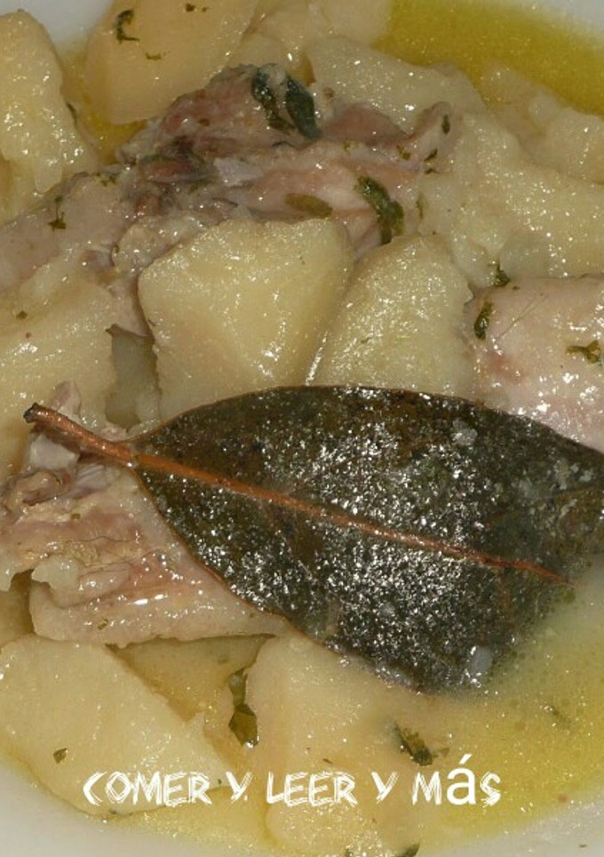 Una foto de Caldereta de cabrito con patatas