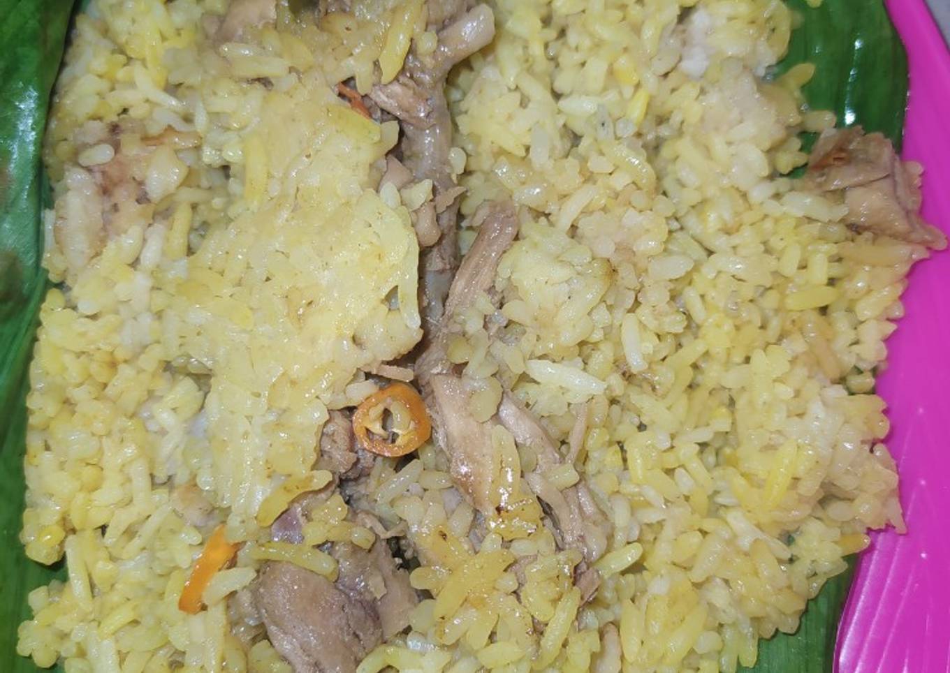 Nasi kuning bakar isi ayam pedas