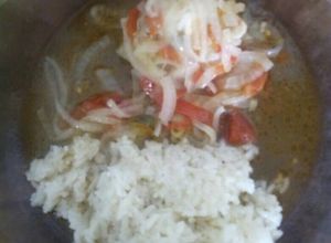 Una foto de Pollo encebollado