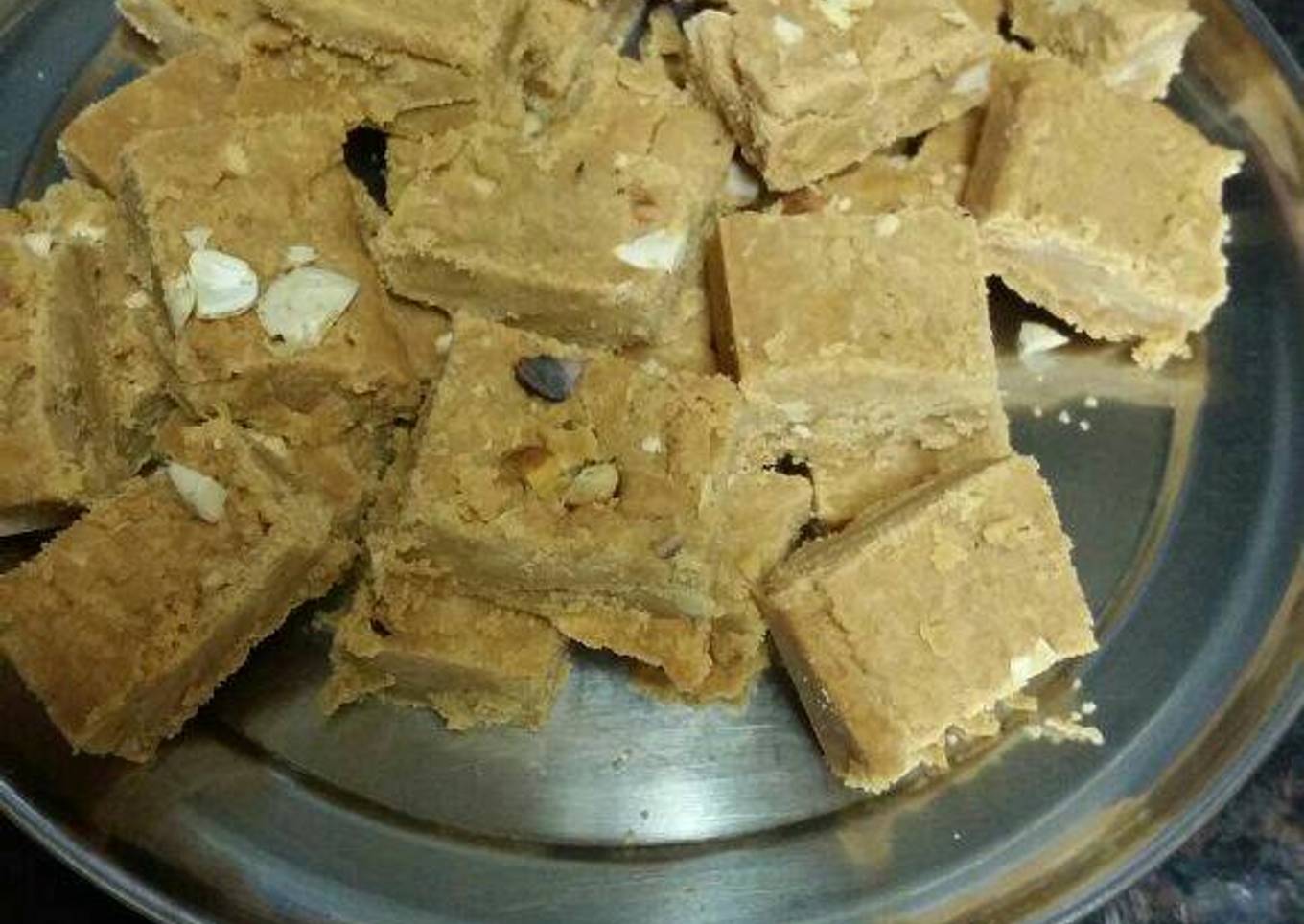 Besan ki barfi