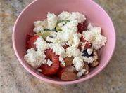 Una foto de postre con tostadas